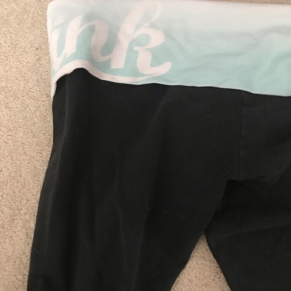 low rise damaged yoga capris - Picture 4 of 5